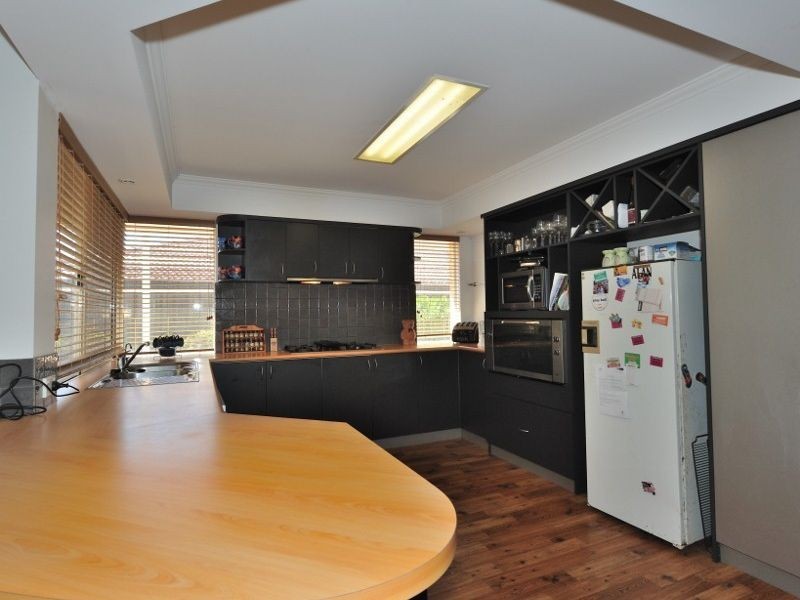 24 Rutherford Square, Orelia WA 6167
