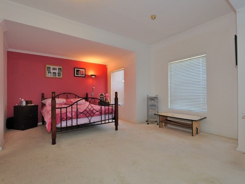 24 Rutherford Square, Orelia WA 6167