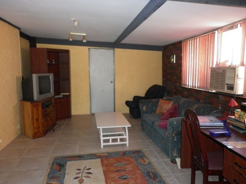 3 Coleman Rd, Calista WA 6167
