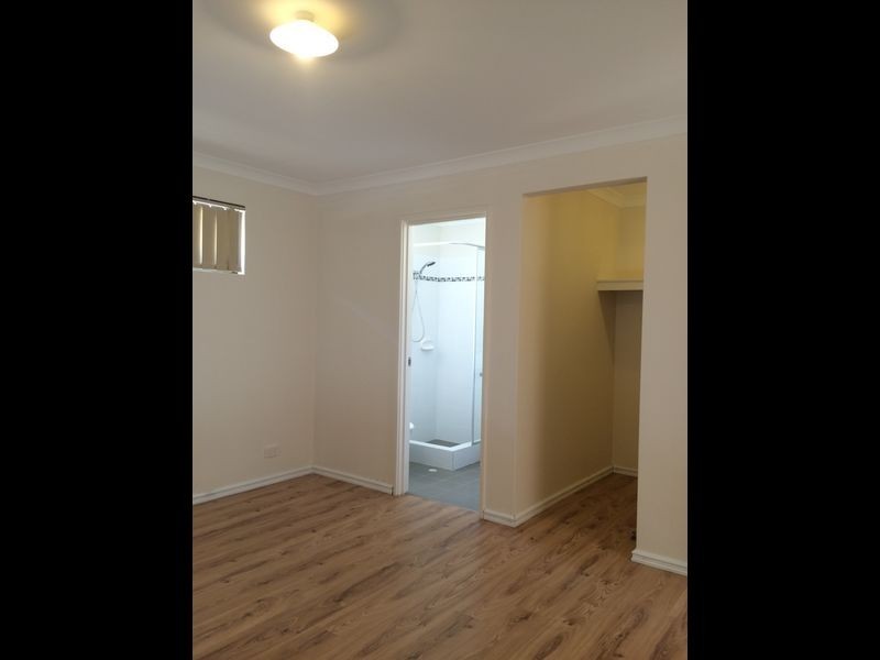 27 Maycock Place, Orelia WA 6167