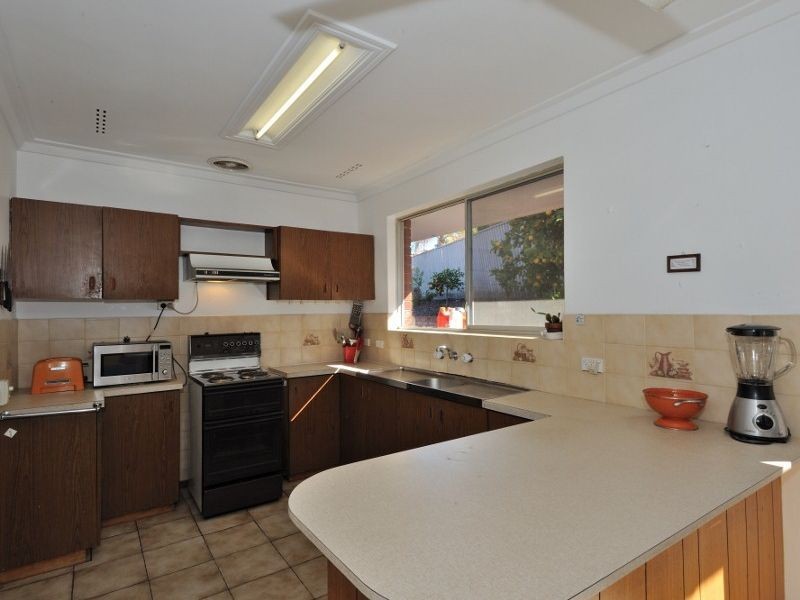 3 Jacques Place, Orelia WA 6167