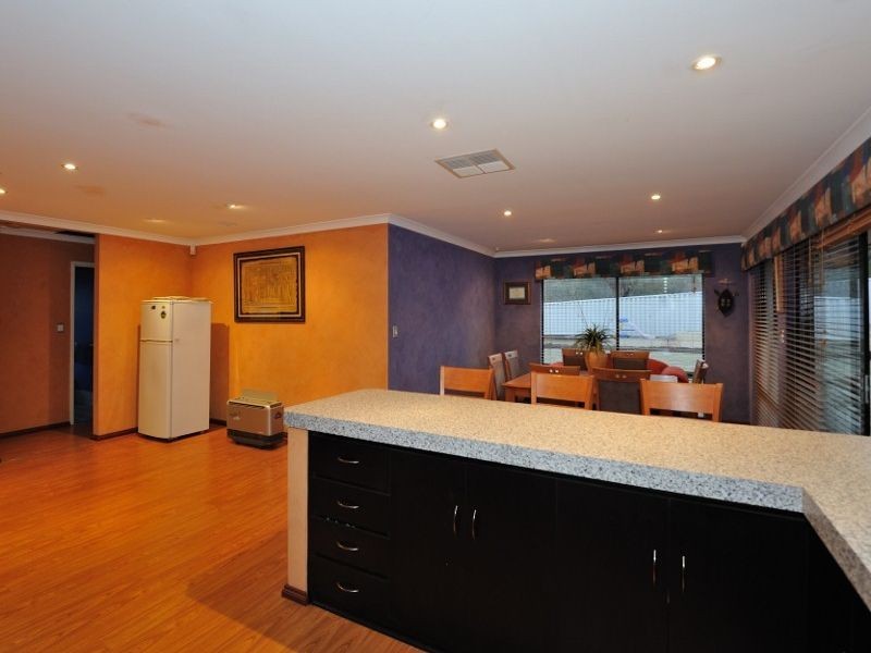 10 Cawdor Lane, Orelia WA 6167