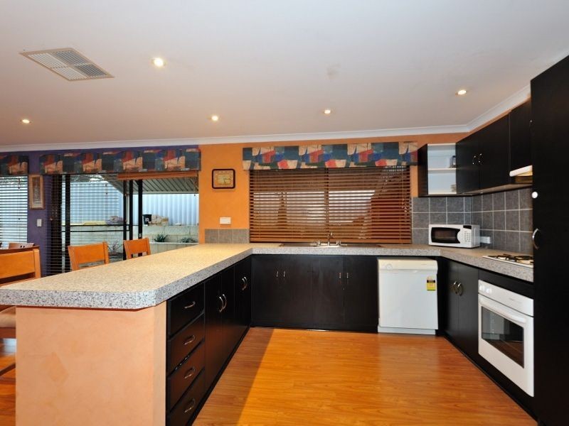 10 Cawdor Lane, Orelia WA 6167