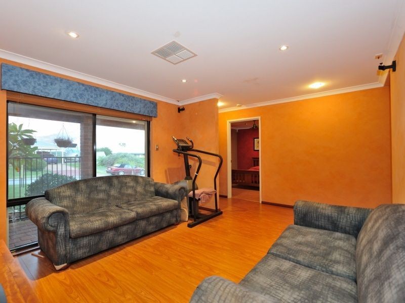 10 Cawdor Lane, Orelia WA 6167