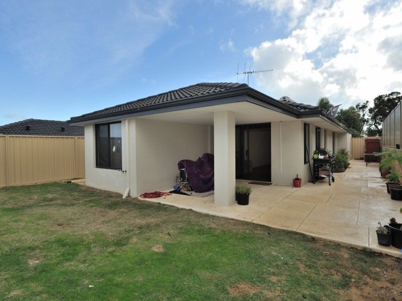 14 Oakham Way, Orelia WA 6167