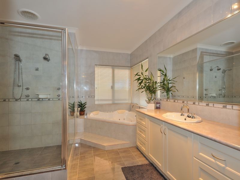 3 Braddock Rd, Wellard WA 6170