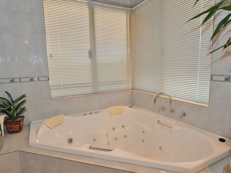 3 Braddock Rd, Wellard WA 6170