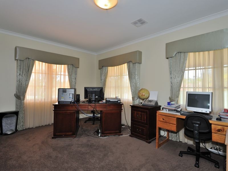 3 Braddock Rd, Wellard WA 6170