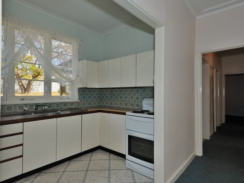 14 Kirkus Road, Medina WA 6167