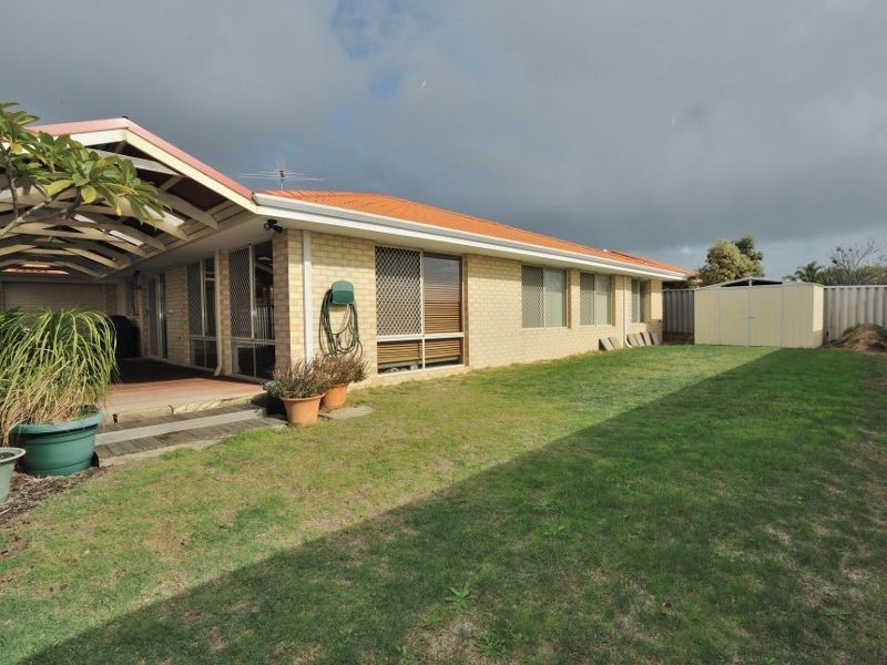 6 Holyrood Close, Orelia WA 6167