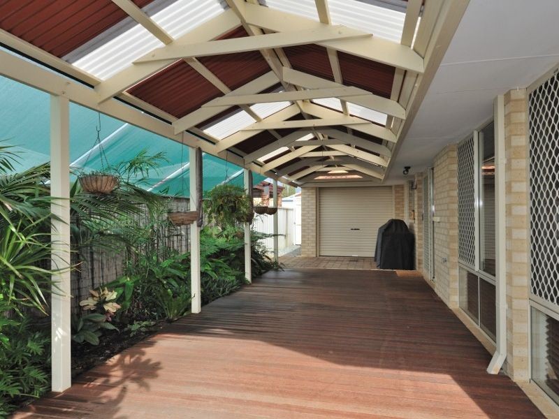 6 Holyrood Close, Orelia WA 6167