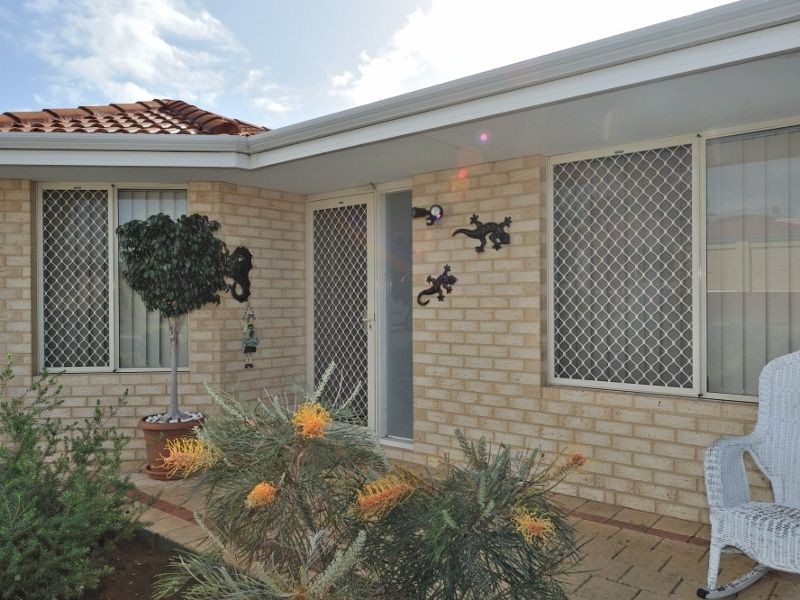 6 Holyrood Close, Orelia WA 6167