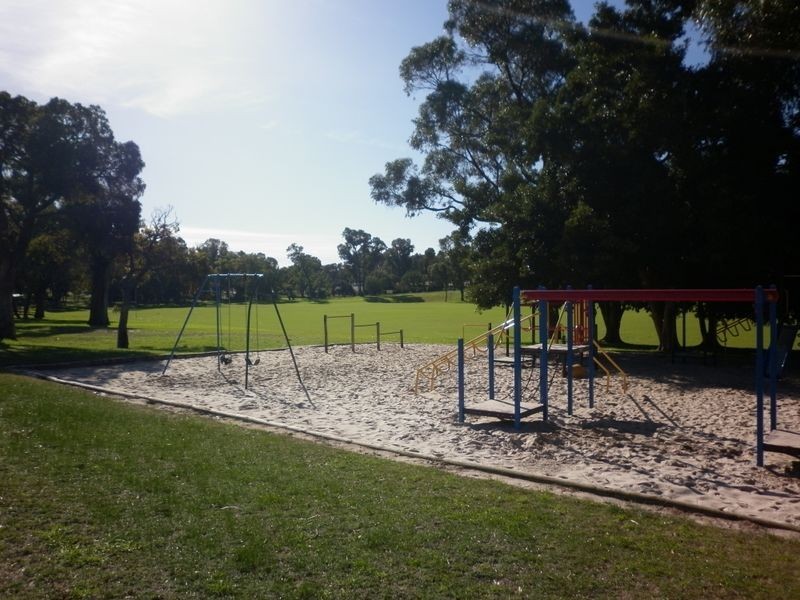 7 Walgreen Crescent, Calista WA 6167