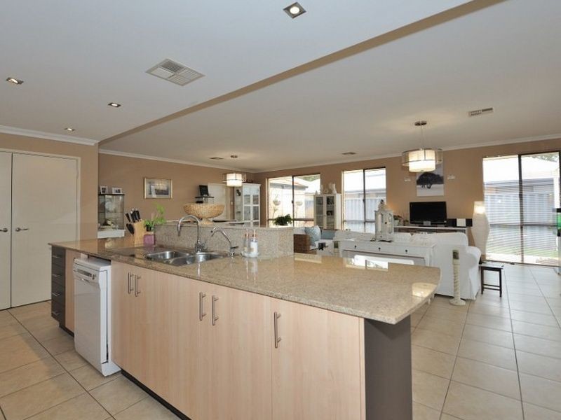62 Rivergum Blvd, Baldivis WA 6171