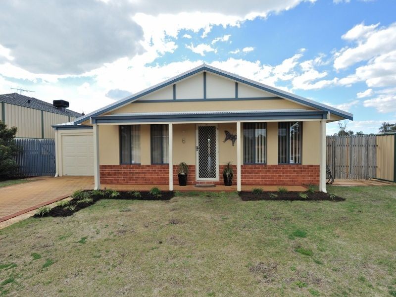 6 Madge Way, Leda WA 6170