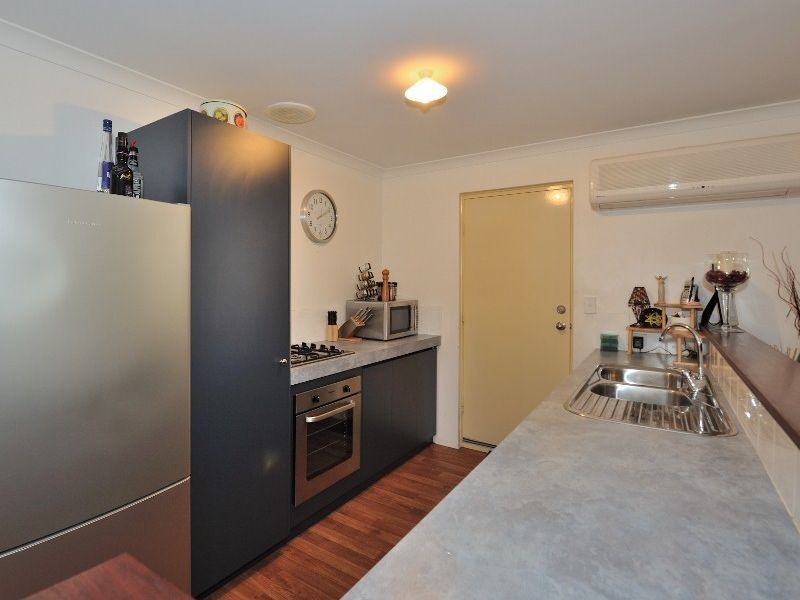 6 Madge Way, Leda WA 6170