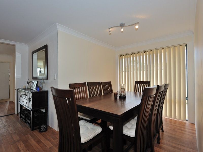 6 Madge Way, Leda WA 6170