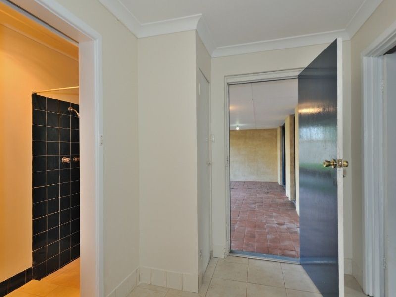 18 Dawson Way, Parmelia WA 6167