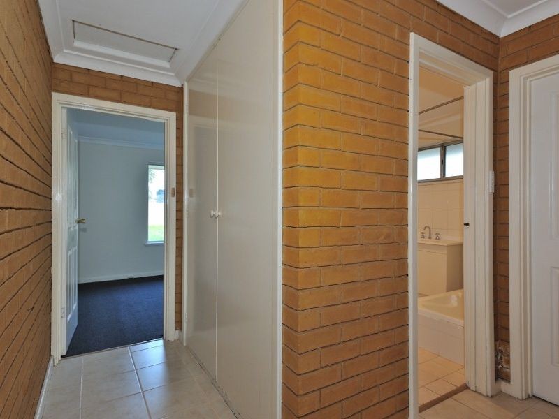 18 Dawson Way, Parmelia WA 6167