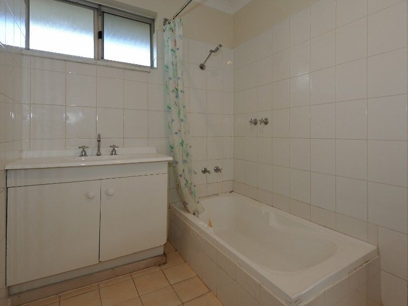 18 Dawson Way, Parmelia WA 6167