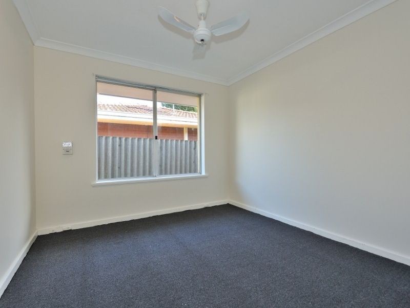 18 Dawson Way, Parmelia WA 6167