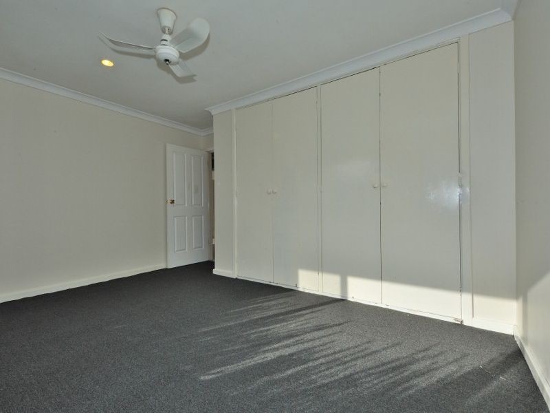 18 Dawson Way, Parmelia WA 6167