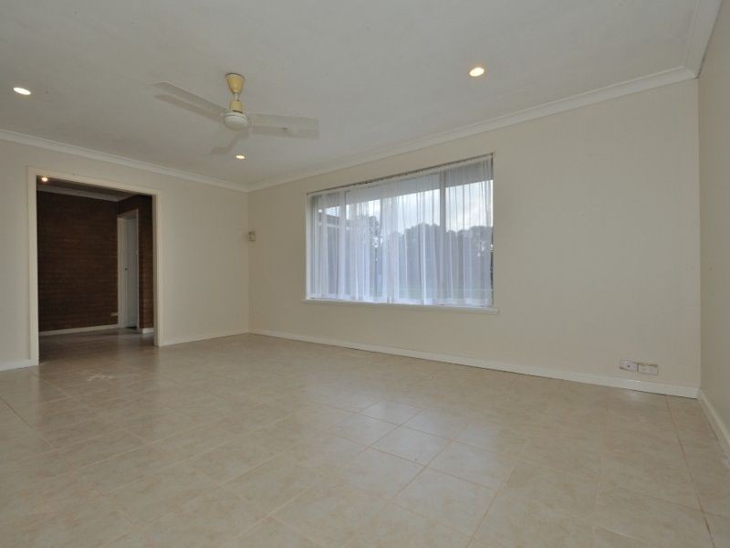 18 Dawson Way, Parmelia WA 6167