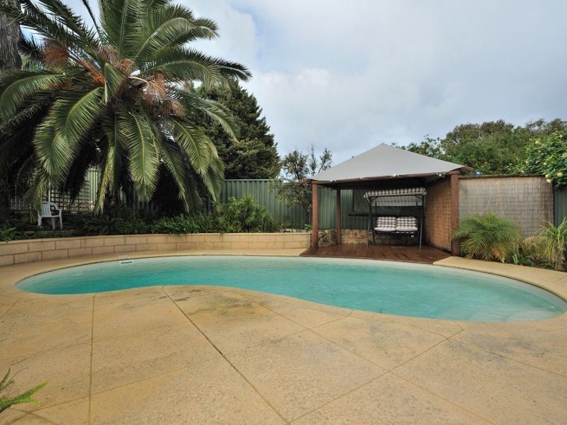 10 Tuart Ridge, Parmelia WA 6167