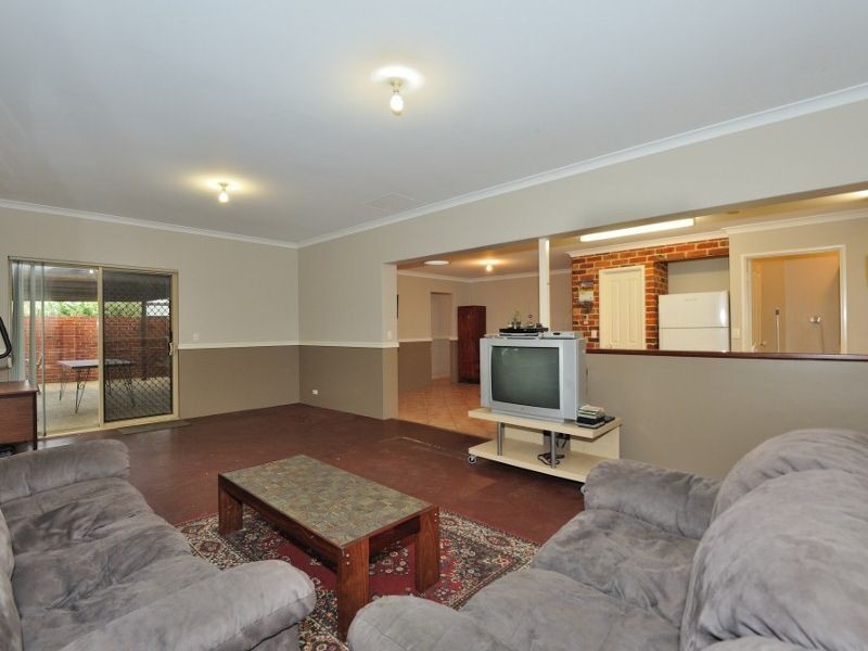 10 Tuart Ridge, Parmelia WA 6167