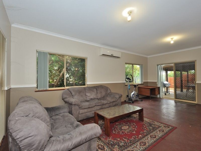 10 Tuart Ridge, Parmelia WA 6167