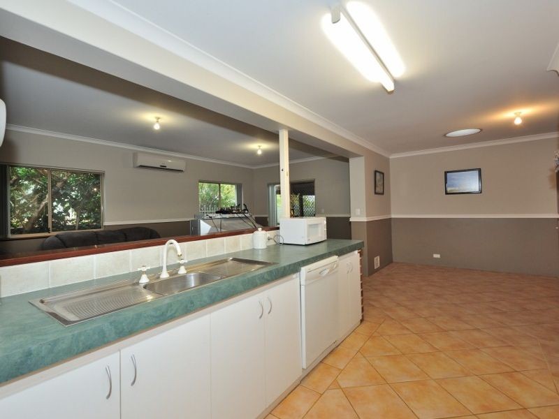 10 Tuart Ridge, Parmelia WA 6167