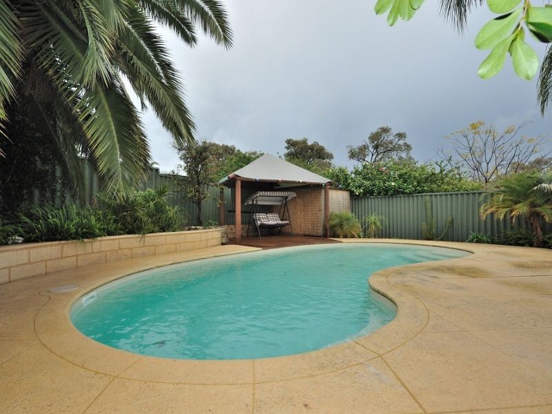 10 Tuart Ridge, Parmelia WA 6167