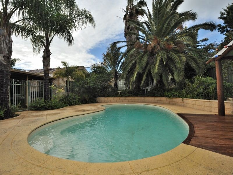 10 Tuart Ridge, Parmelia WA 6167