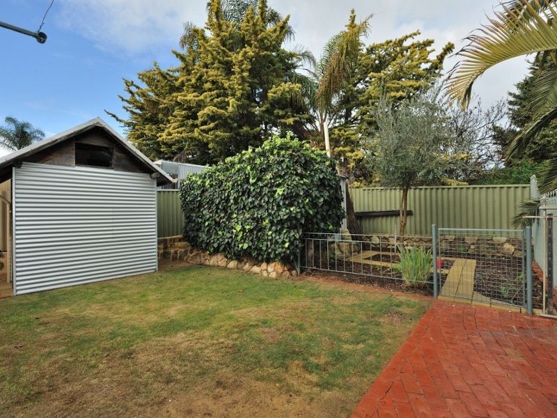 10 Tuart Ridge, Parmelia WA 6167