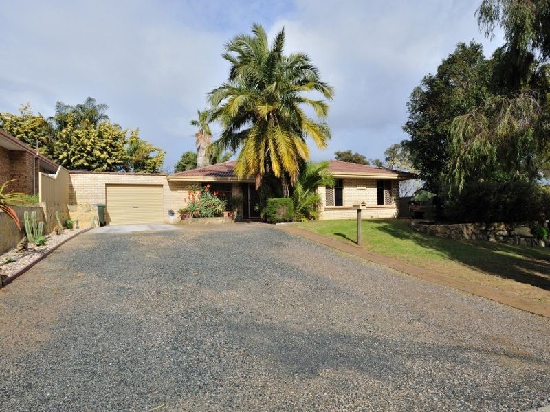 10 Tuart Ridge, Parmelia WA 6167