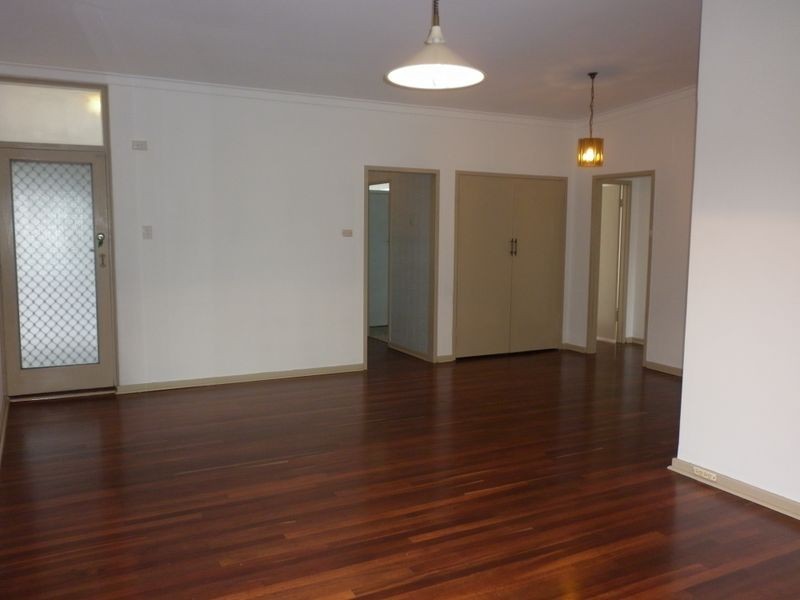 27 Edmund Way, Calista WA 6167