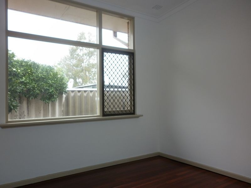 27 Edmund Way, Calista WA 6167