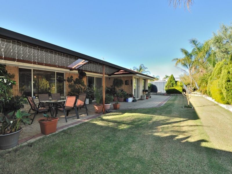 9 Gilling Place, Orelia WA 6167