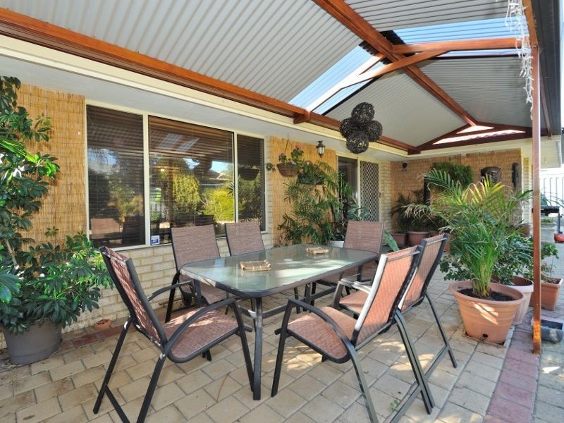 9 Gilling Place, Orelia WA 6167