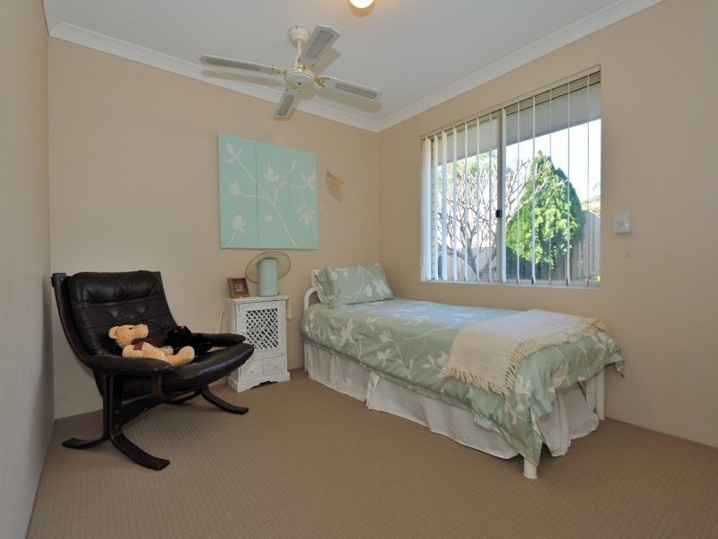 9 Gilling Place, Orelia WA 6167