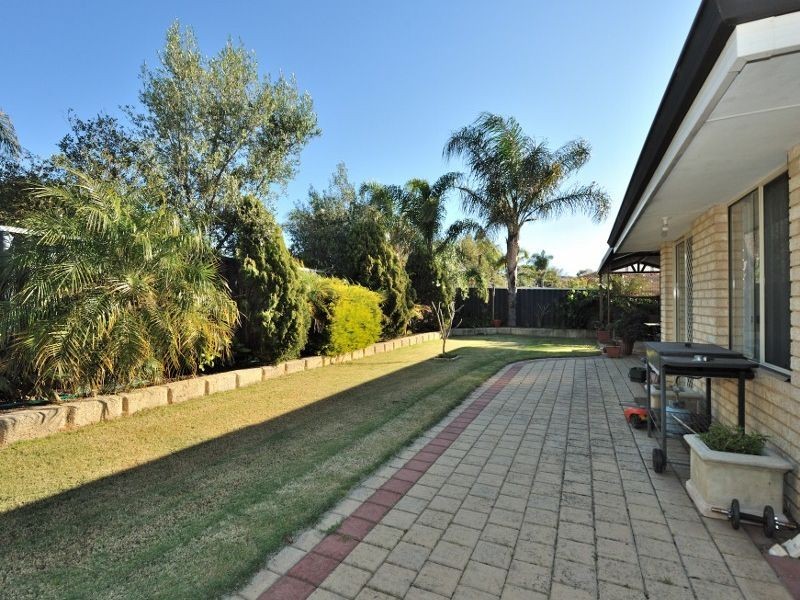 9 Gilling Place, Orelia WA 6167