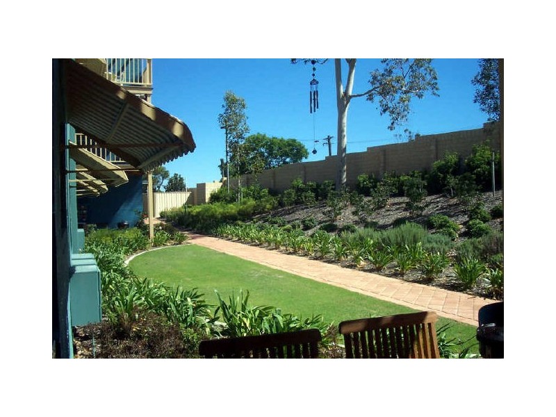 8/21 Fennager Way, Calista WA 6167
