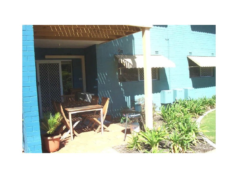 8/21 Fennager Way, Calista WA 6167