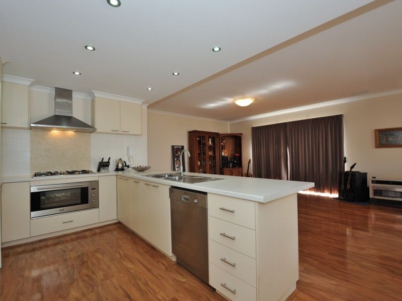 4 Camballin Loop, Bertram WA 6167