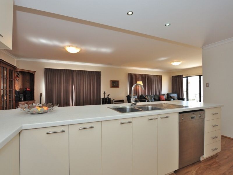 4 Camballin Loop, Bertram WA 6167