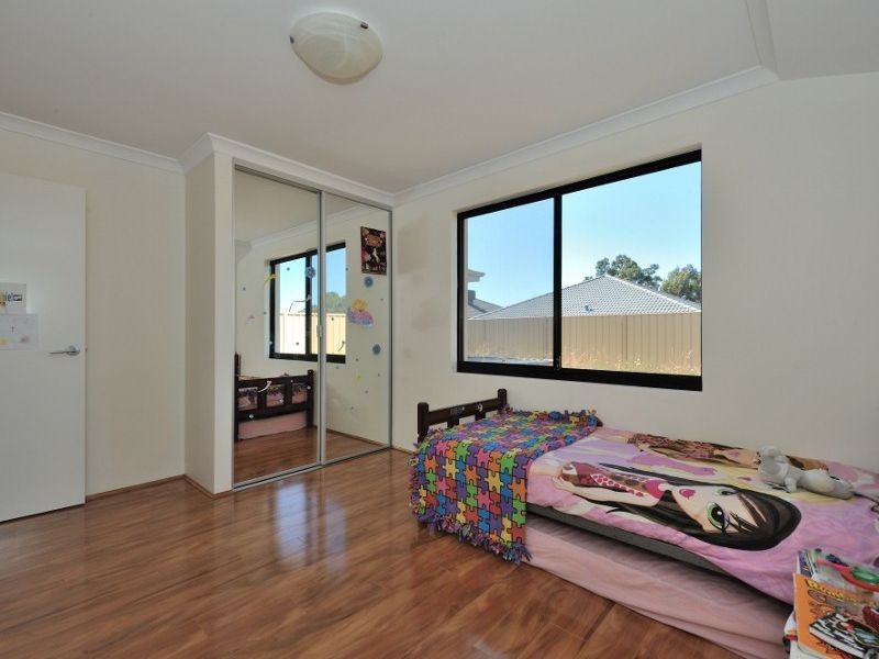 4 Camballin Loop, Bertram WA 6167