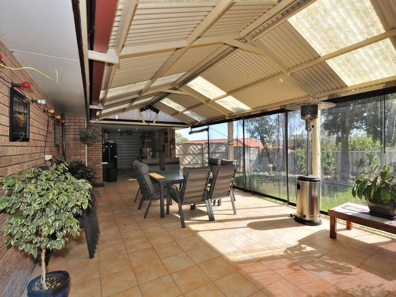 11 Sheoak Heights, Parmelia WA 6167