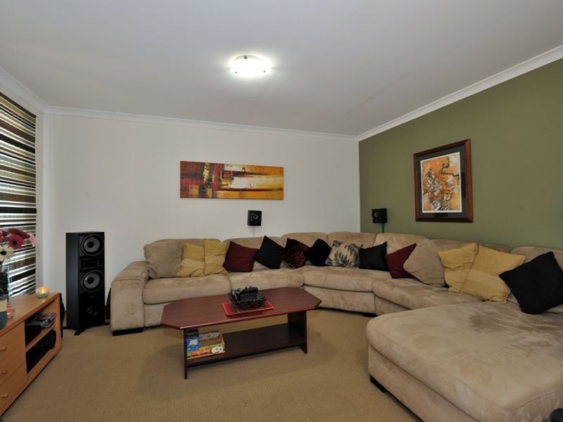 11 Sheoak Heights, Parmelia WA 6167