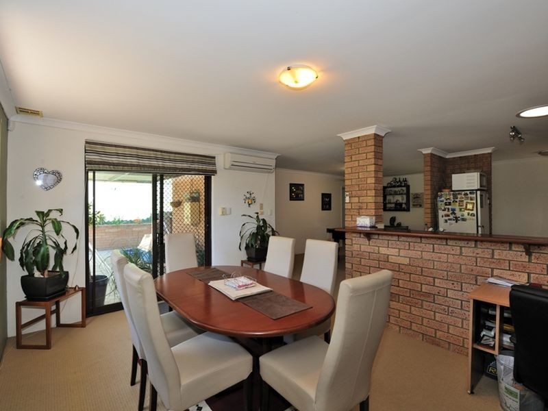 11 Sheoak Heights, Parmelia WA 6167