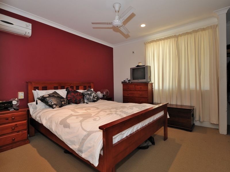 11 Sheoak Heights, Parmelia WA 6167